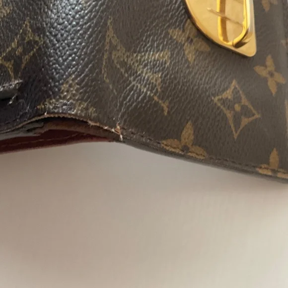 Louis Vuitton Wallet with gold bucket closure - Picture 5 of 8